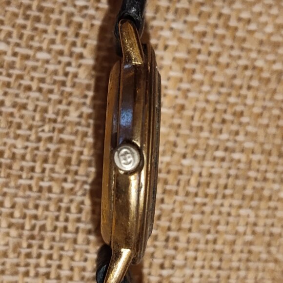 Vintage Gucci 3001L Gold Dial Quartz Women's Watch Swiss Made Lizard band - Picture 5 of 7